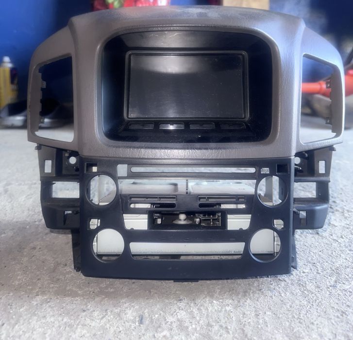 Продам монитор с рамкой на Лексус RX300