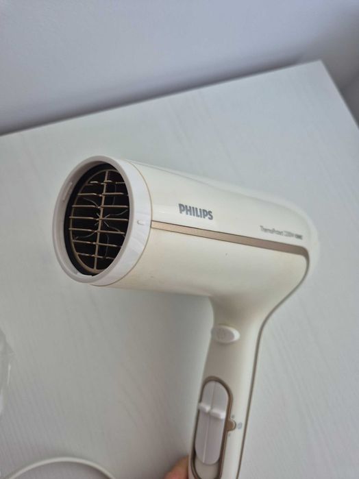 Uscător de păr Phillips