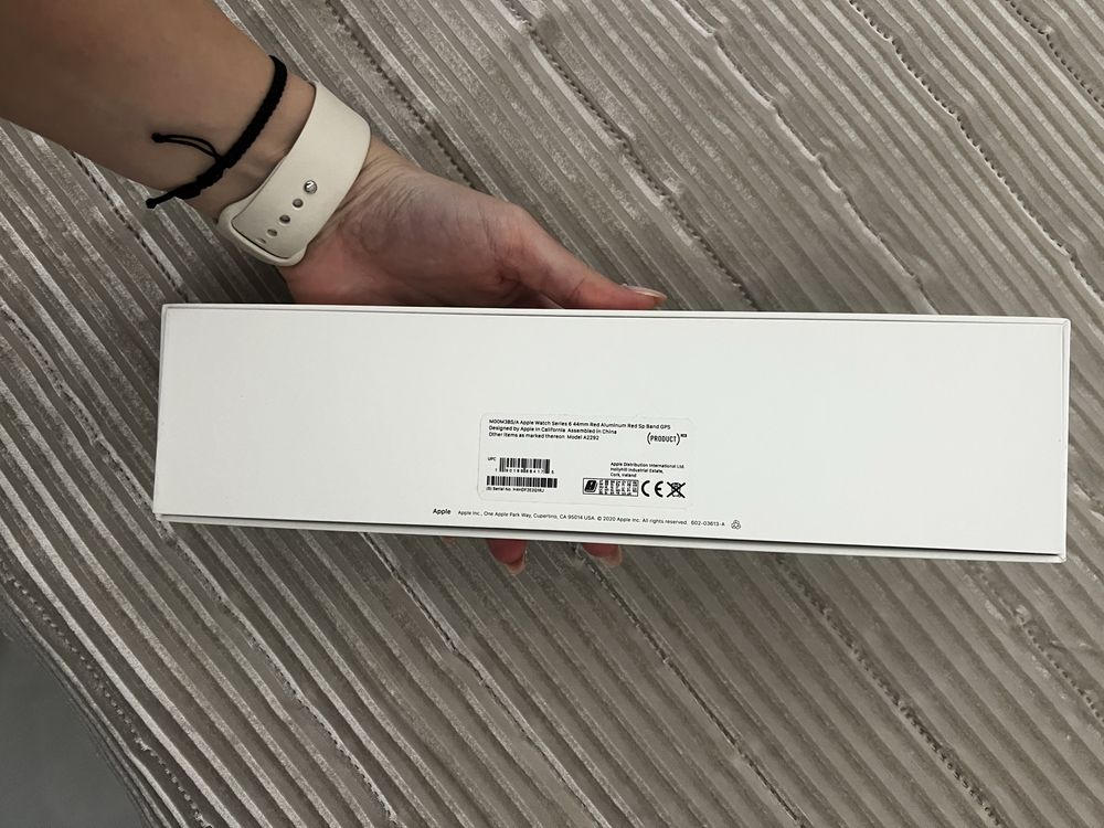 Apple Watch S6 GPS, 44mm RED/червен смарт часовник