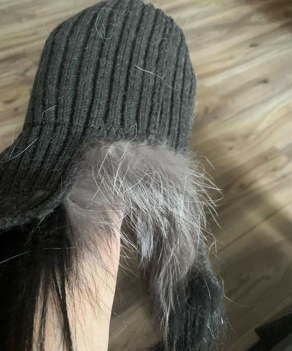 Caciula de blana naturala pe suport elastic