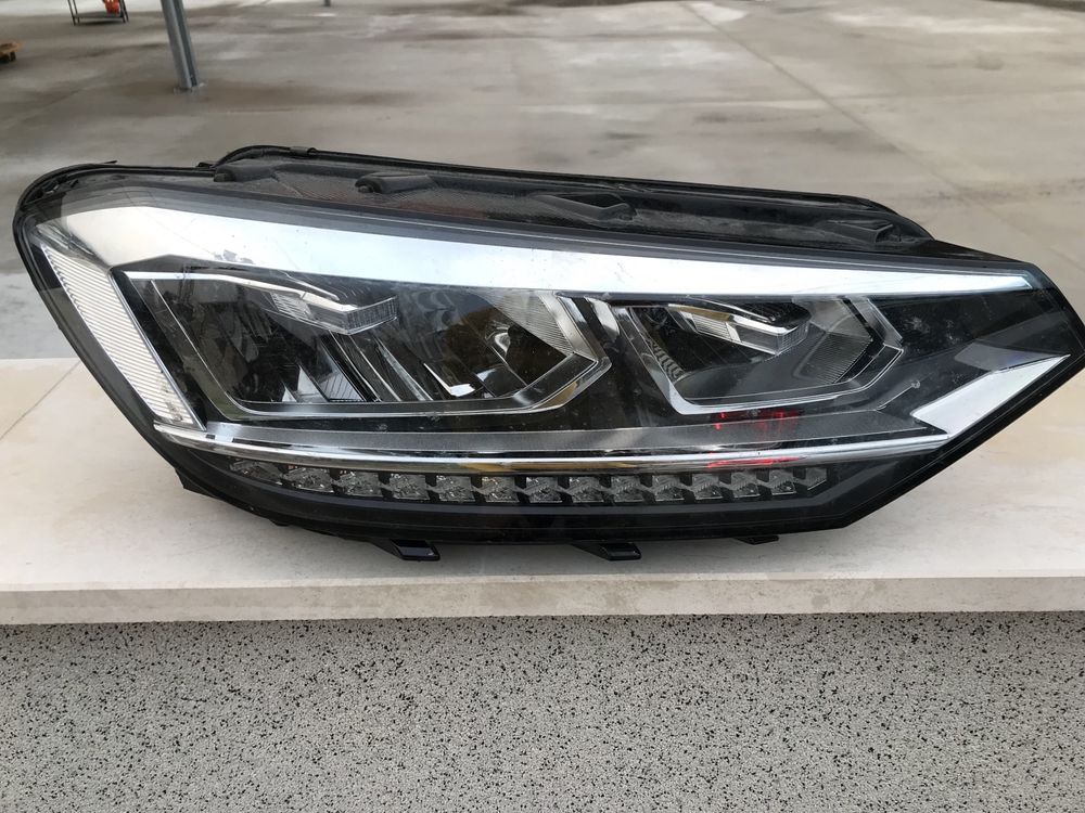 Десен фар за Туаран 2016-2023г.VW Touran