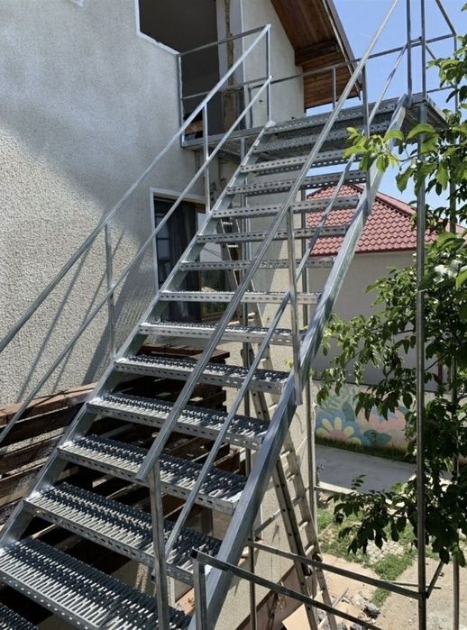 Vănd scări zincate ne deplasam orunde în tara cu transportul nostru