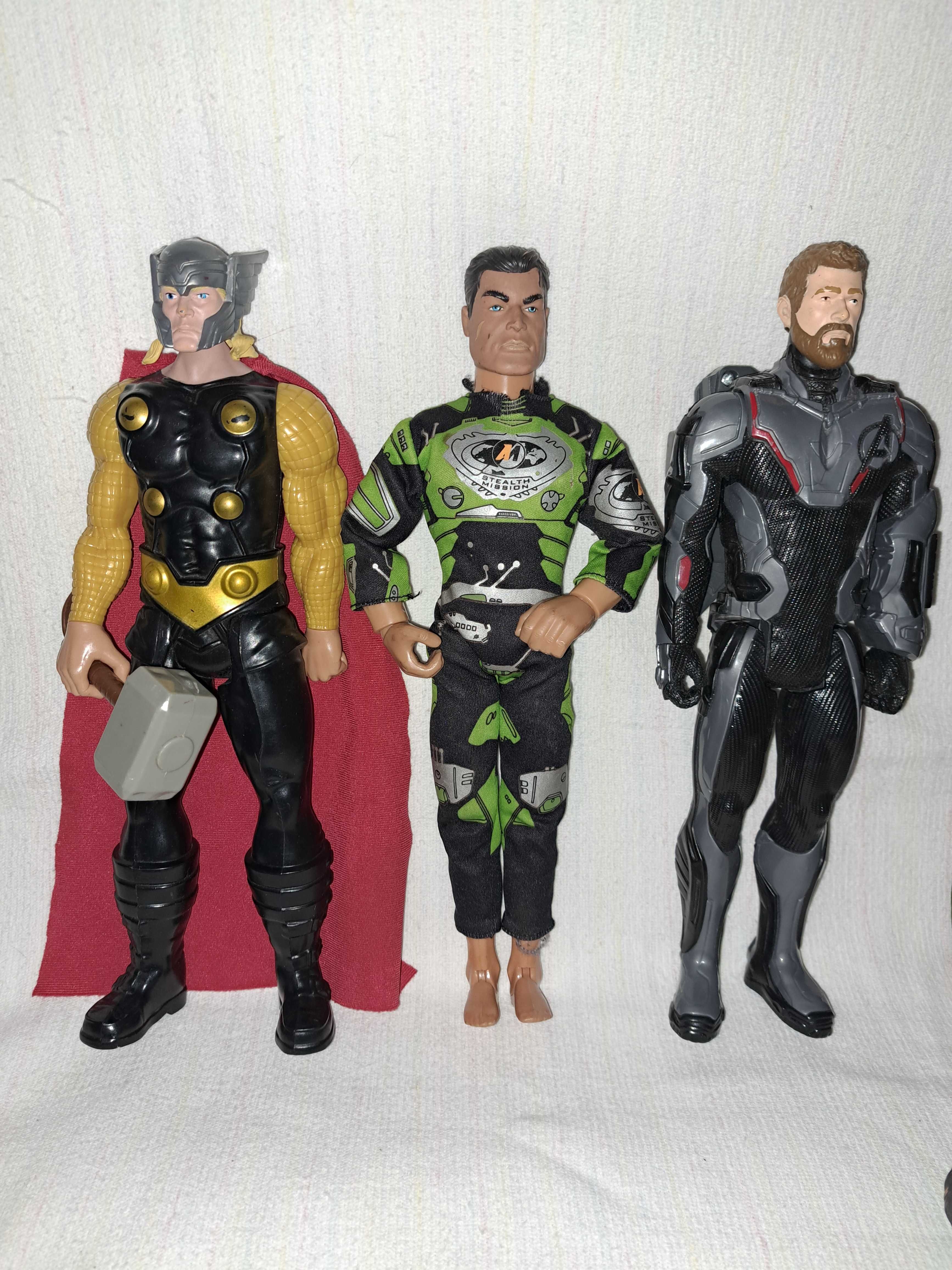 figurina Thor figurine luptatori Action Man Hasbro inaltime 30 cm