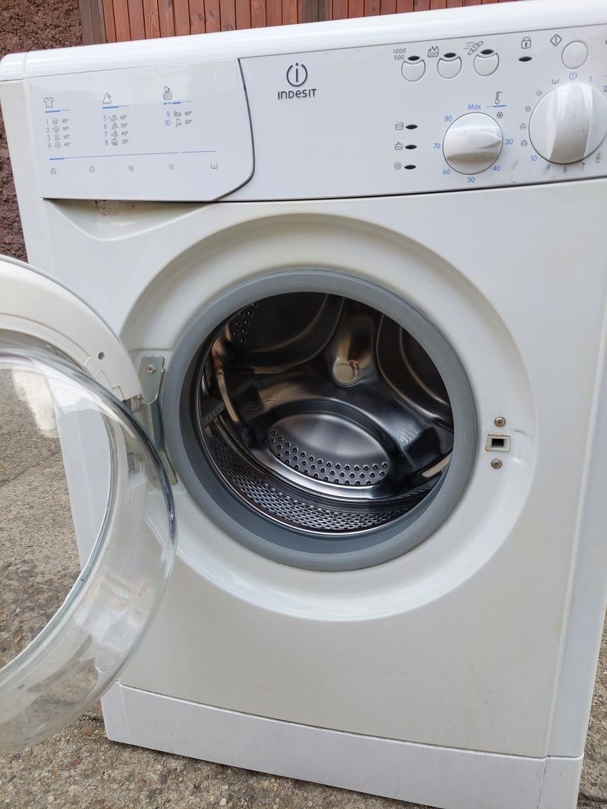 Продавам на части авт. пералня "Indesit WIA101", итал. сглобка
