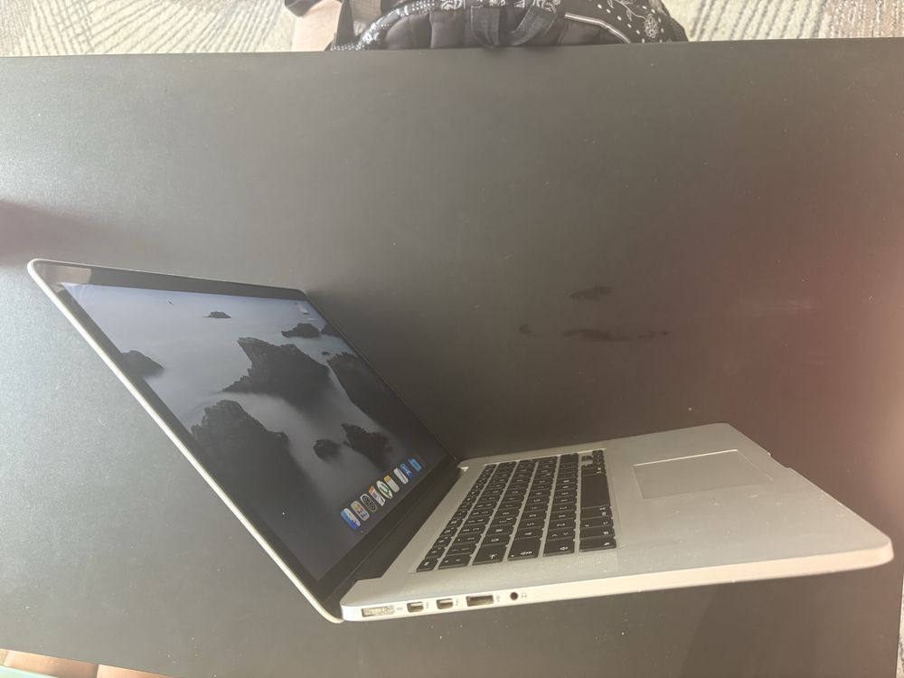 MacBook Pro 15” Mid 2014 16GB RAM SSD 512GB