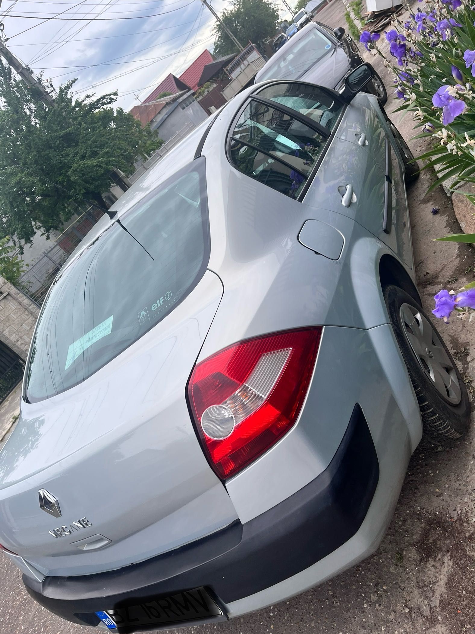Vand Renault Megane II 206.403 km

5.000 lei 
Prețul e negociabil