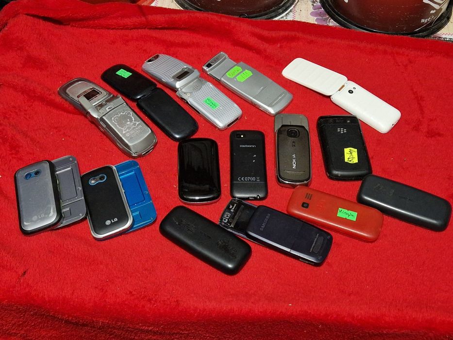 Telefon pentru colecție fara baterie si încărcător