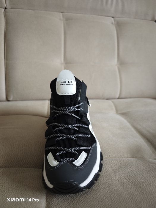 Кроссовки  Nysomotto .