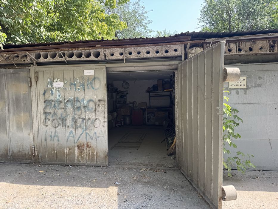 Продам гараж в центре