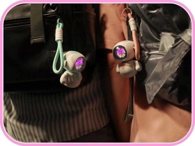 Новинка в роботах! Eiliko AI Charm Bot - робот брелок с ИИ