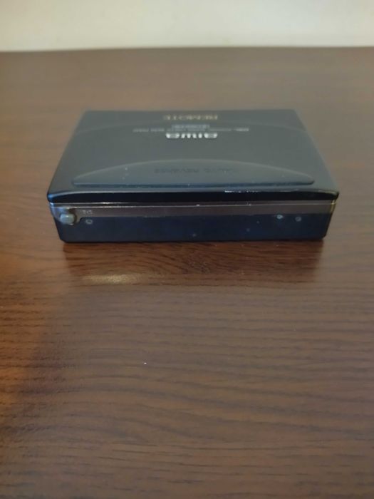 Продавам уокмен walkman AIWA PX537,метален