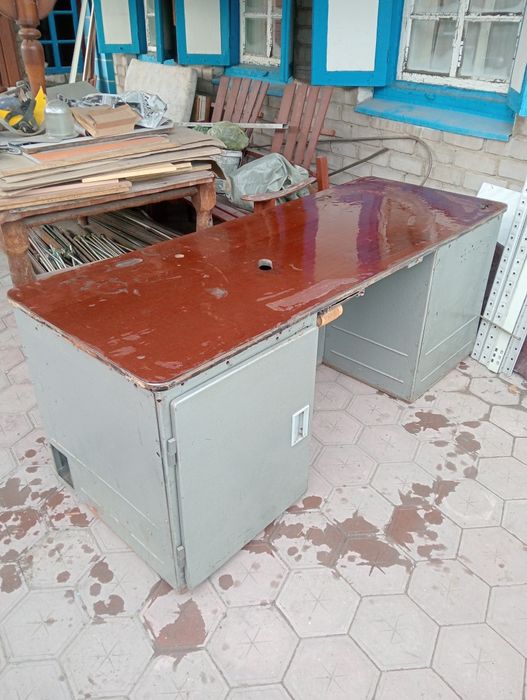 Продам стол верстак