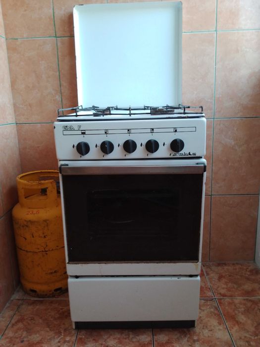 Aragaz Metalica SA pe gaz, cu 4 arzatoare si cuptor - butelie, butelii