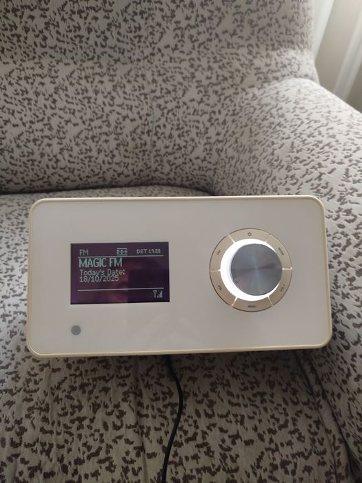 Vind radio internet stereo și boxa andocare edifier