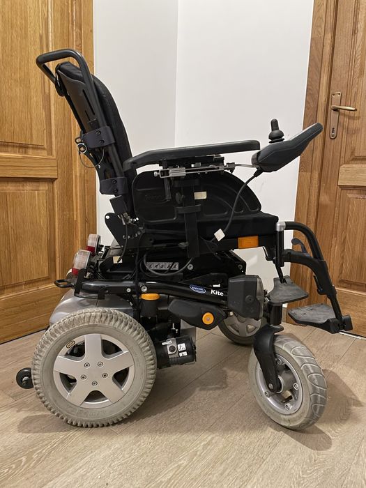 Carucior electric Invacare Kite pentru persoane cu dizabilitati