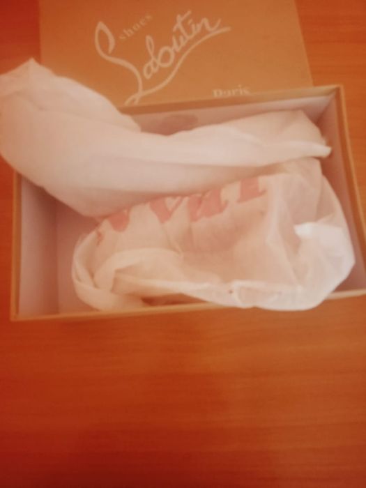 Продам туфли новые.