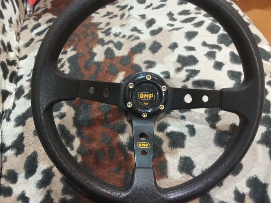 Продам руль новый спортивный