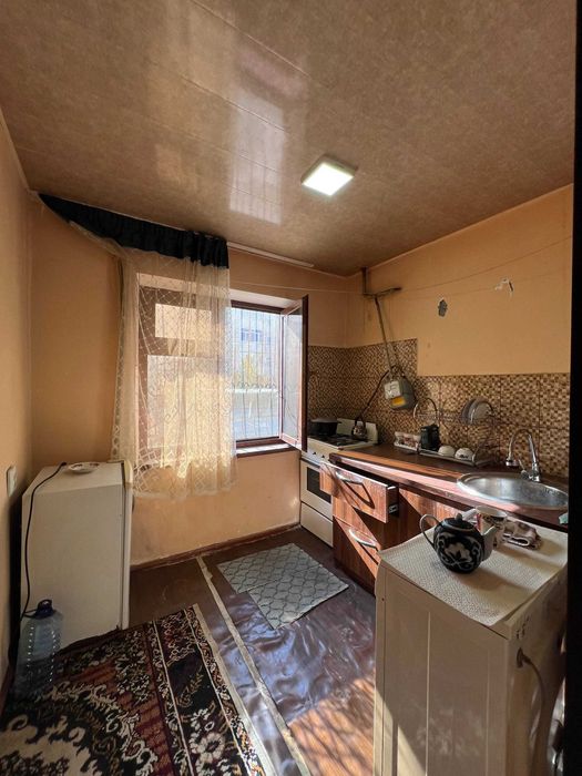 Йулга якин 1 хонали квартира сотилади