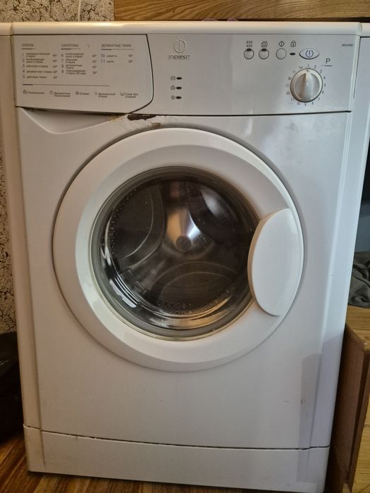 Продам стиральную машину Indesit