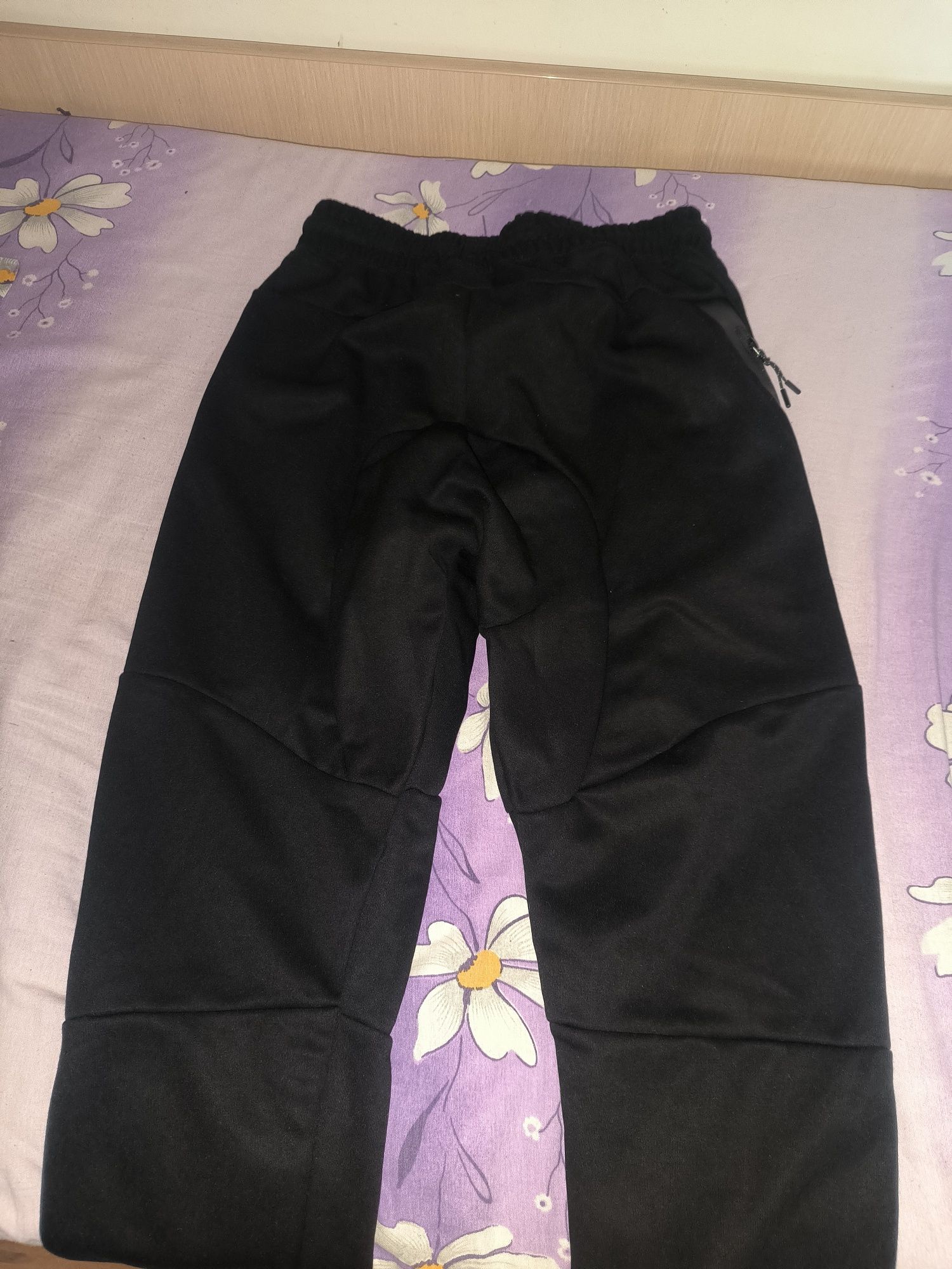 Pantaloni nike tech fleece noi
