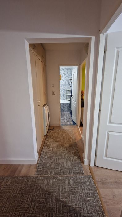 Vând apartament 3 camere  Micro 16 decomandat