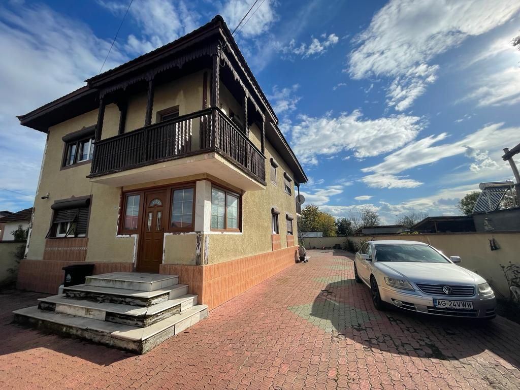 Vând casa locuibila 210 mp utili