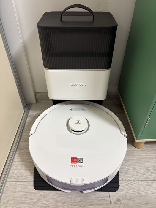 Robot de aspirare Roborock Q8 Max+ cu stație automată de golire