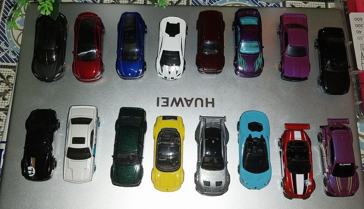 Colecție de mașinuțe HOT WHEELS (57 de mașini)
