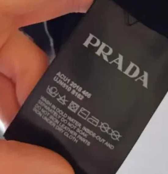 Чисто нова оригинална тениска Prada