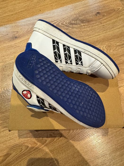 Маратонки Адидас  28 номер