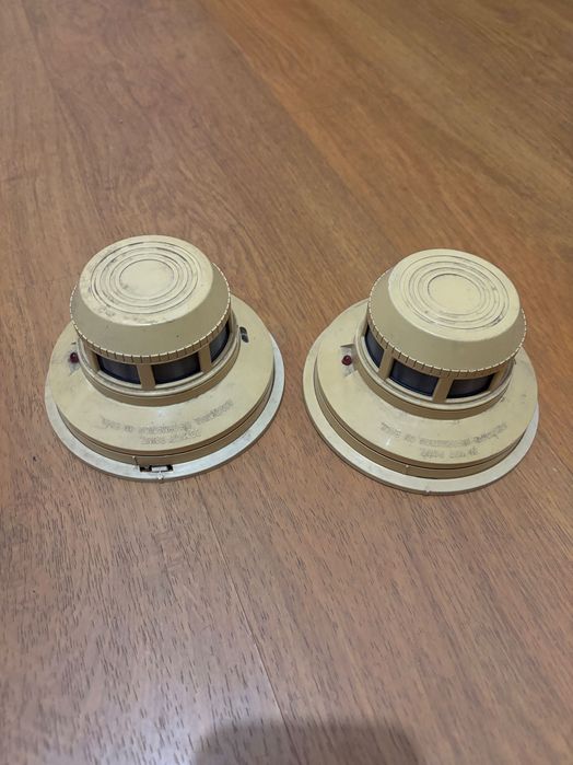 Detector de fum System Sensor Model 2412E, stare foarte buna