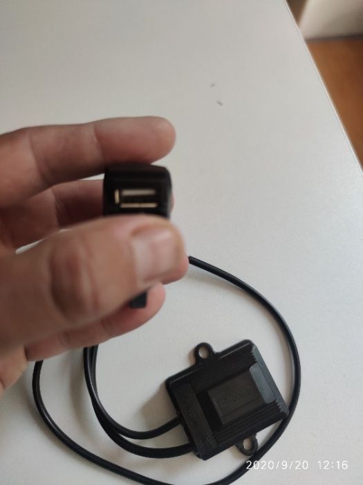 Продавам зарядно с USB 5v за ел. велосипед, кола или тротинетка на 36v