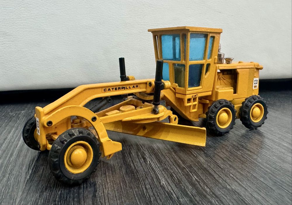 Продавам макети на багери и камиони 1/50 JOAL NZG CONRAD NORSCOT ERTL