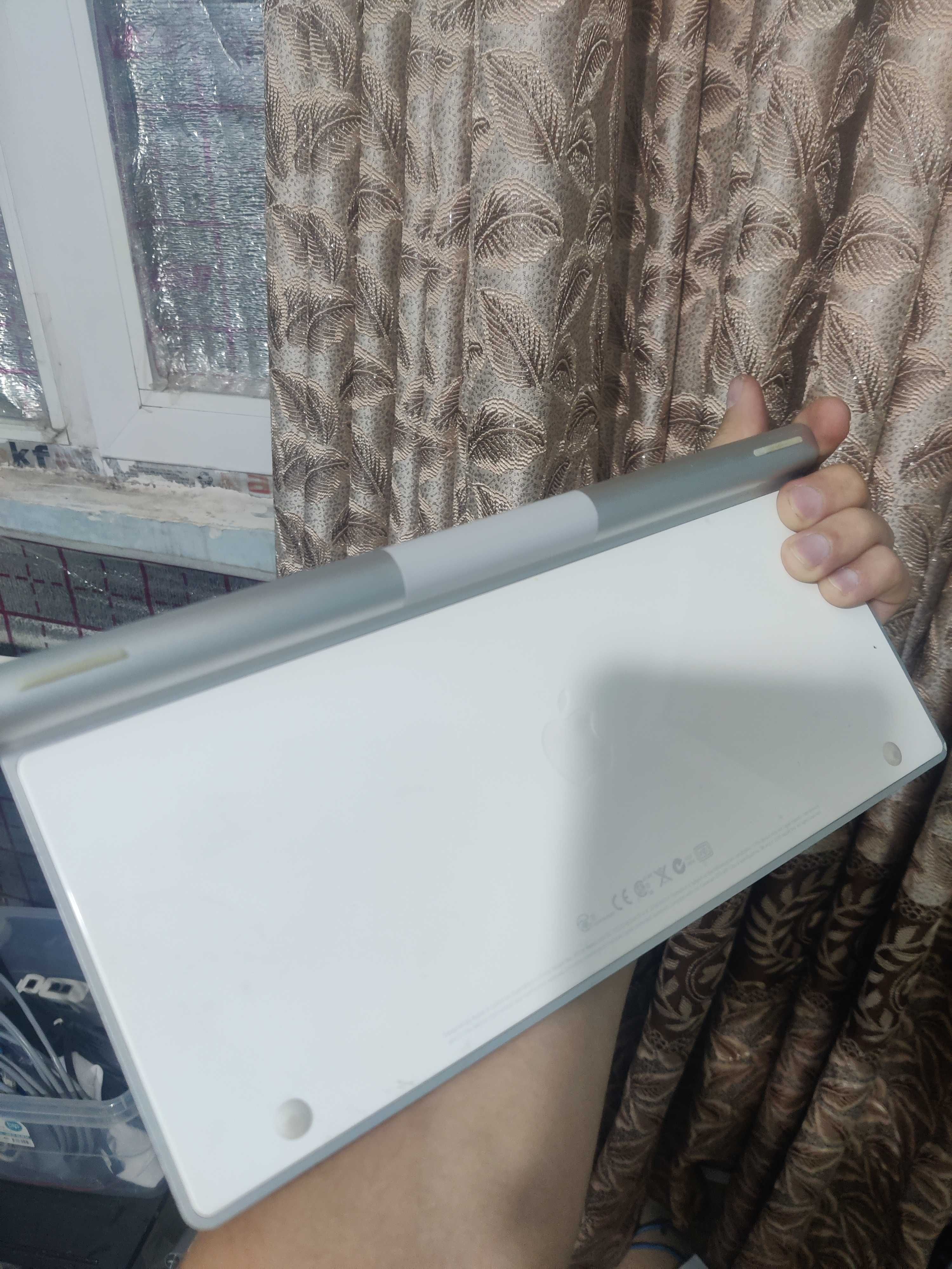 Apple Bluetooth Magic Keyboard, Magic Mouse, Magic Trackpad