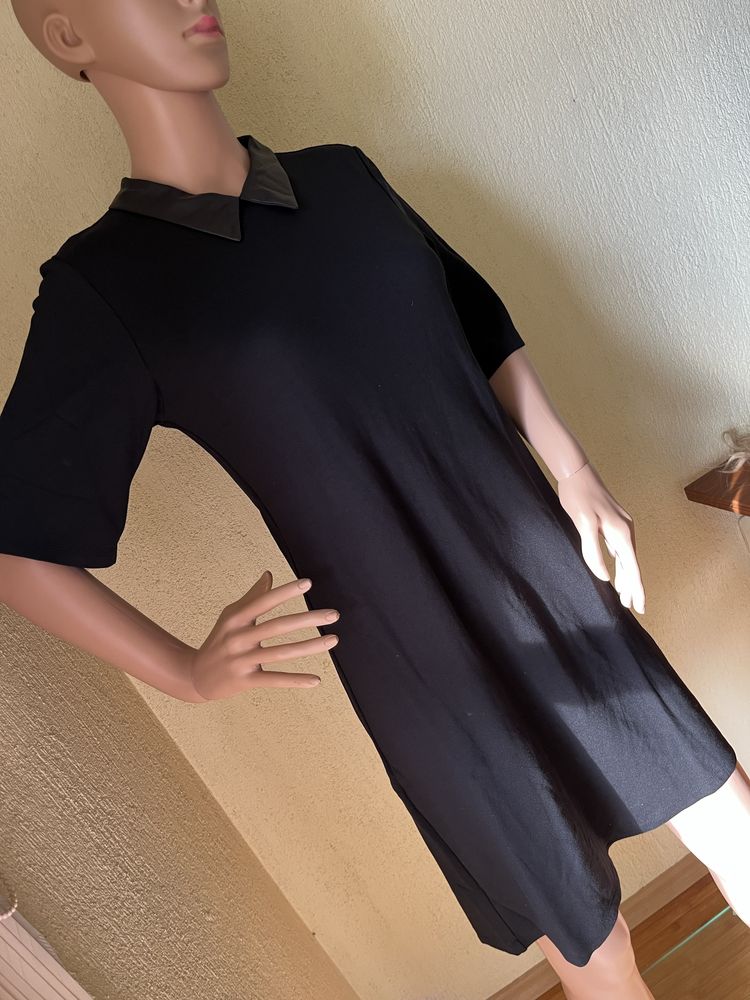 Черна рокля Asos с яка