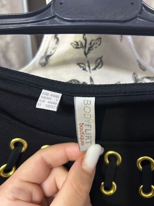 Rochie cu mâneci vaporoase nouă