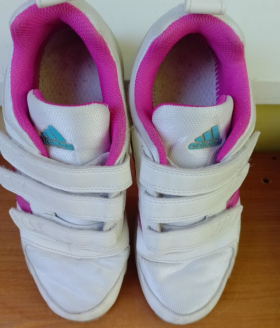 Маратонки "Adidas"- н.35