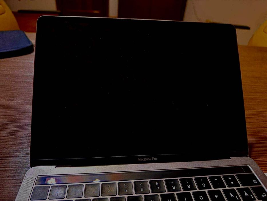 Laptop Apple MacBook Pro13, ecran Retina, 512 GB.