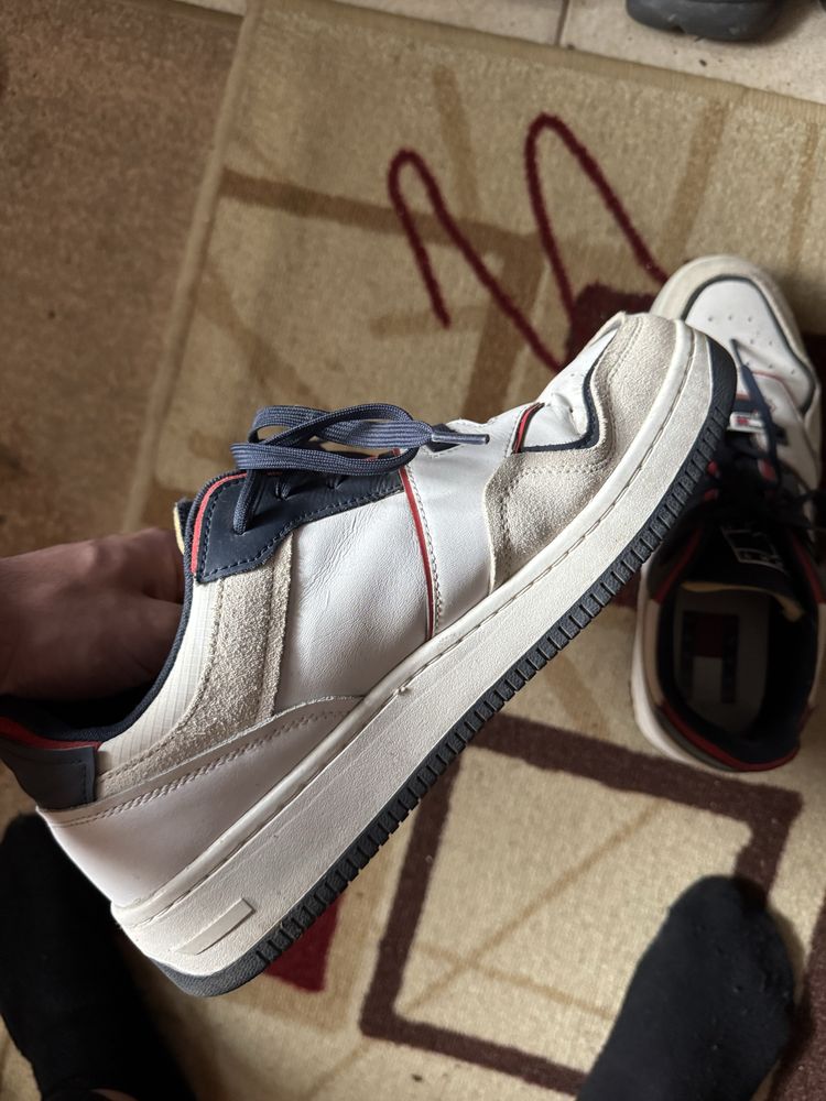 Кожени обувки Tommy Jeans