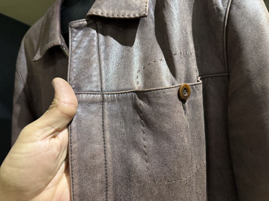 * легкая стильная куртка из натуральной кожи в хорошем состоянии