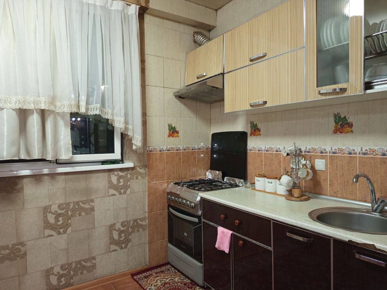 СРОЧНО!!! Продаётся 3-х комнатная квартира, на 1 этаже с мебелью!