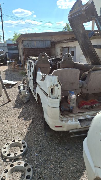 Запчасти на митсубиси делика