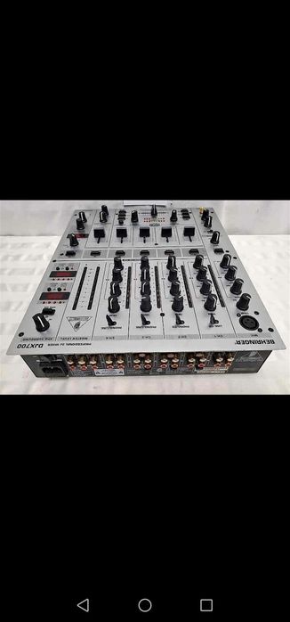 Behringer mixer djm 700
