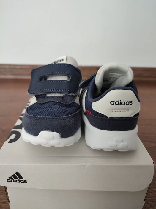 Vand pantof sport marimea 24