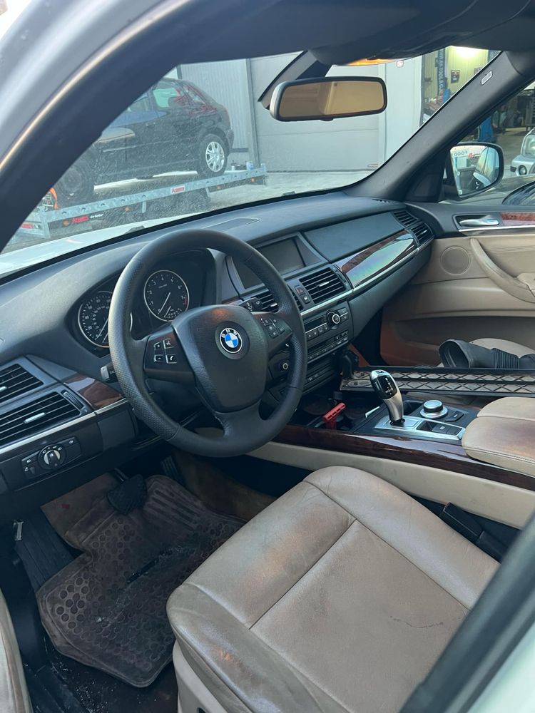 BMW E70 X5 3.0 si 272