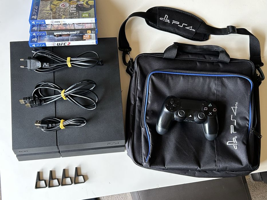 1TB PS4 с 2 контролера, 3 игри и специална чанта