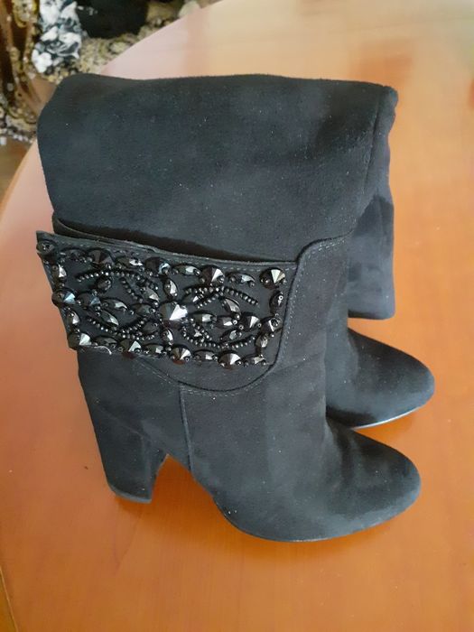 Женская зимняя обувь.