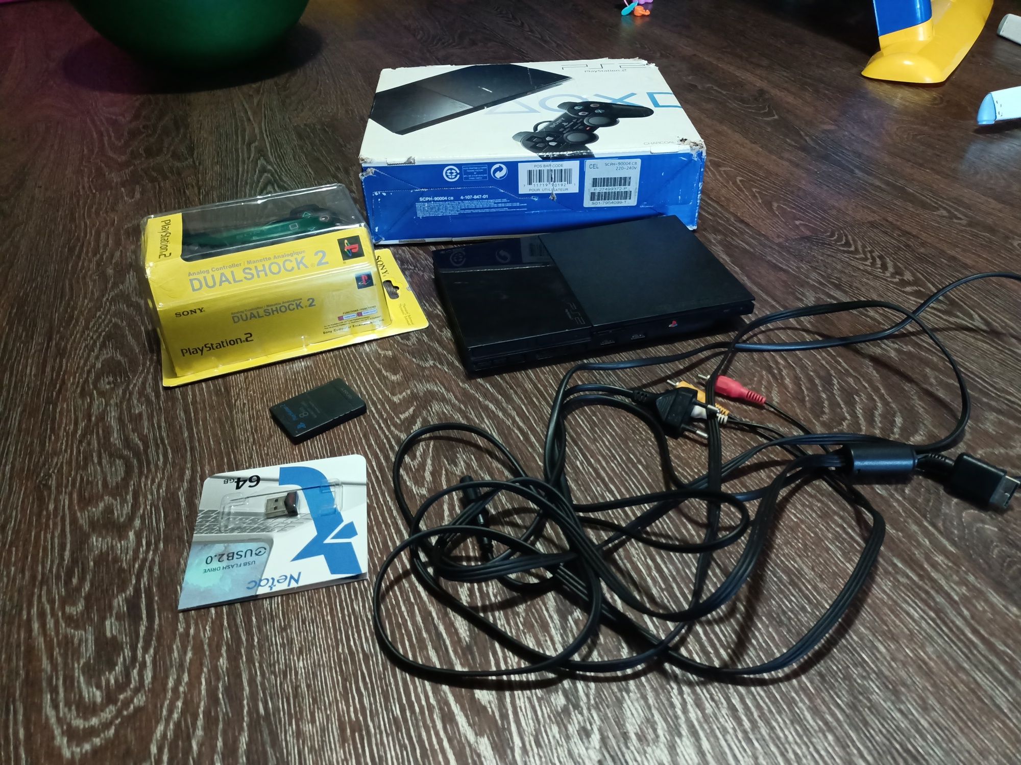 Продам Playstation 2 в хорошем состоянии