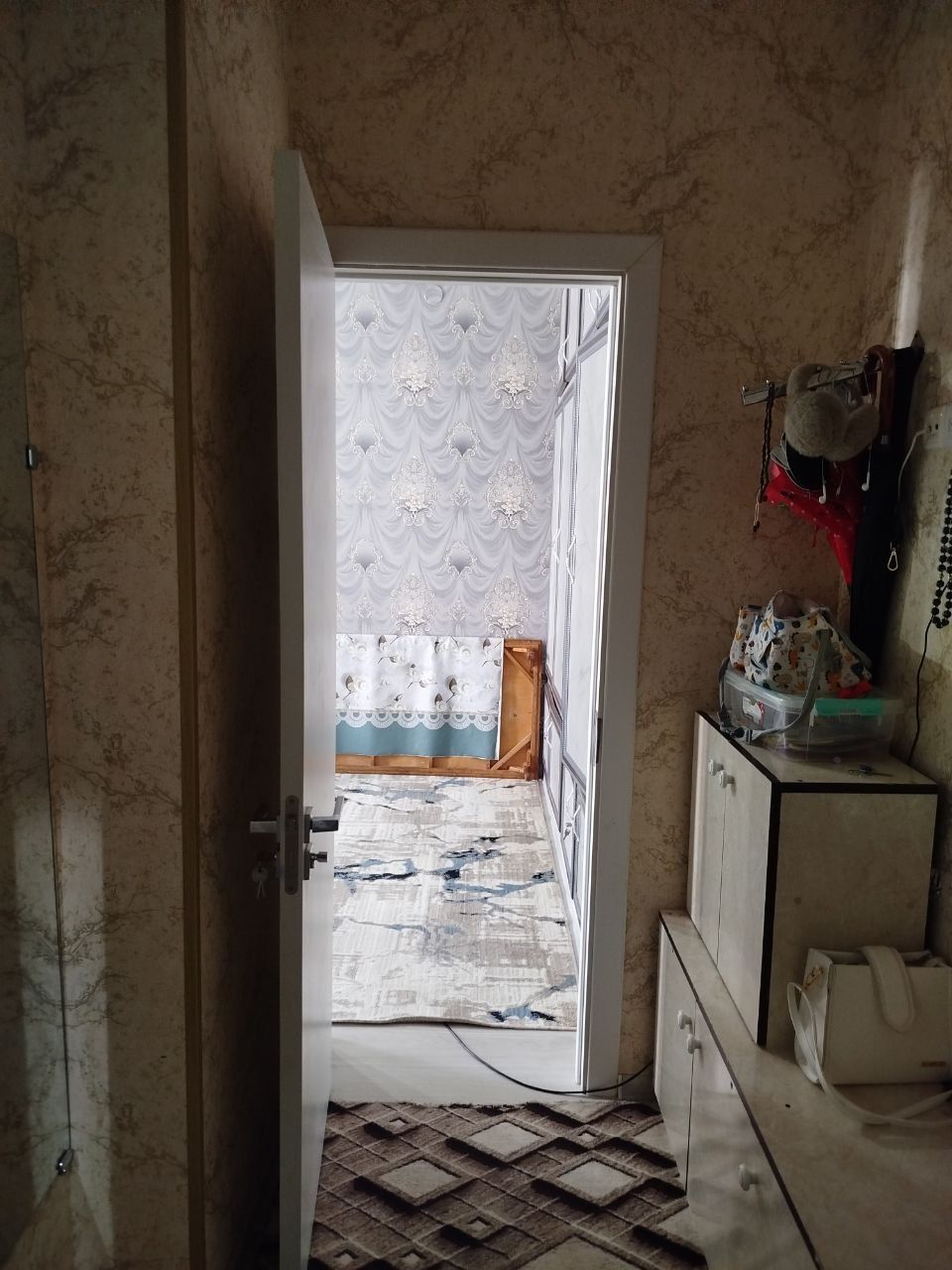 Срочно продаётся квартира в Яшнабадском районе  2/2/5