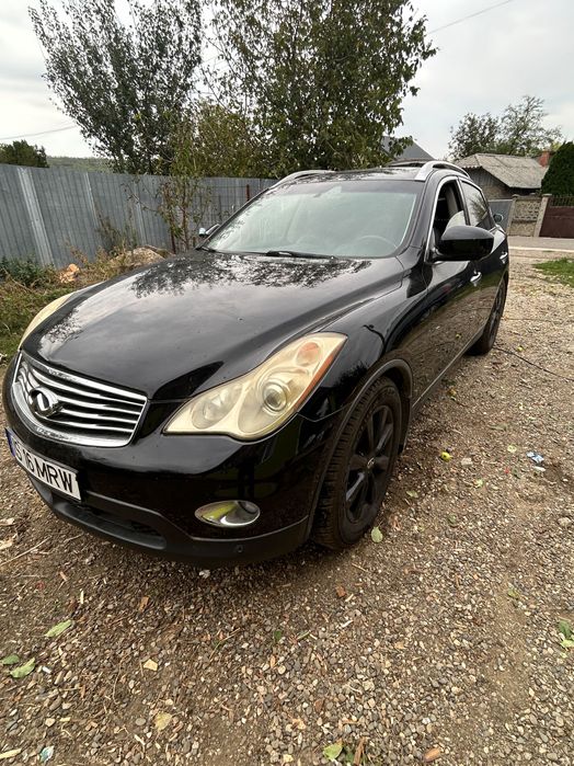 Vând Infiniti 3.5 benzină